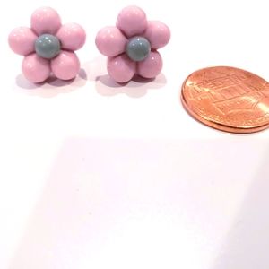 New floral stud earrings